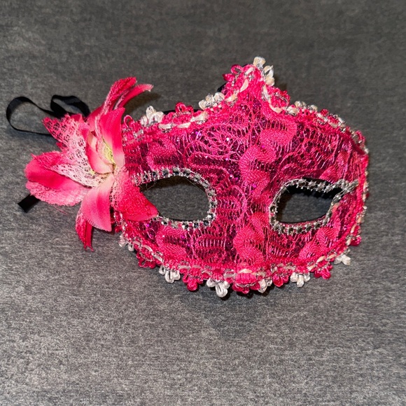 Accessories - Elegant Pink Lace Masquerade Mask